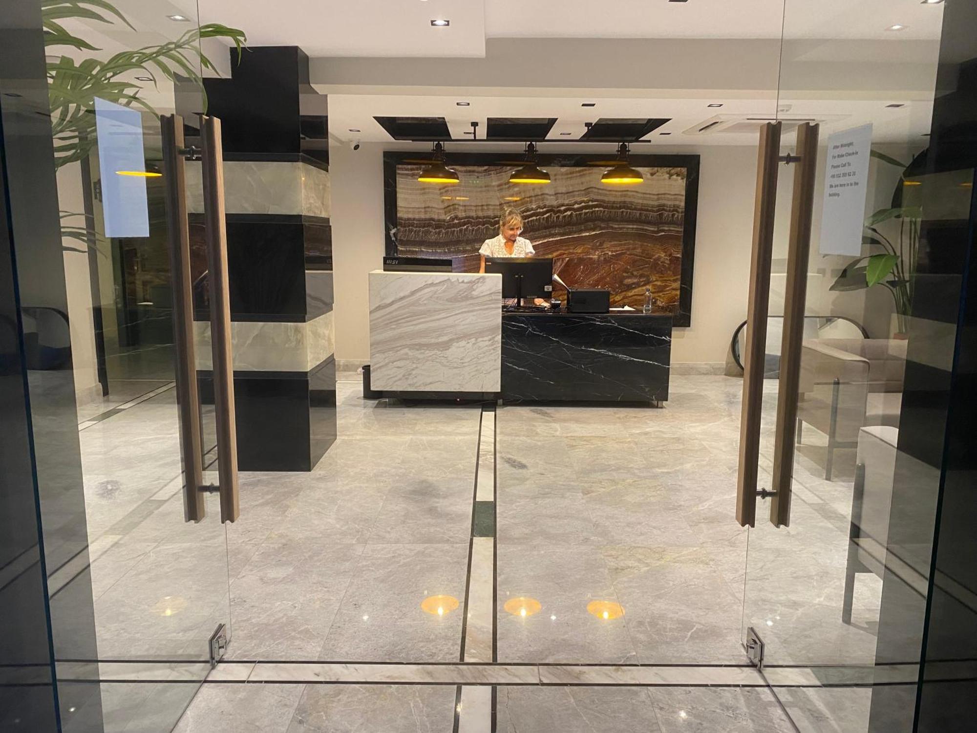 In The Middle Hotel Antalya Ngoại thất bức ảnh